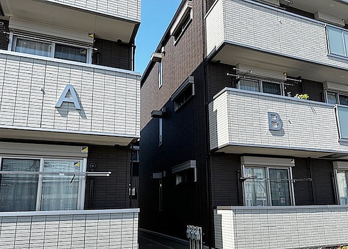 ステンレスの箱文字看板